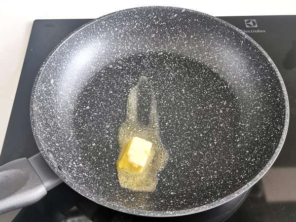 Omleta s sirom, ekspresni recept, pripravljen v 5 minutah! - Priprava korak 4