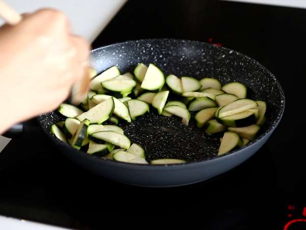 Bibimbap, tradicionalna korejska jed - Priprava korak 8