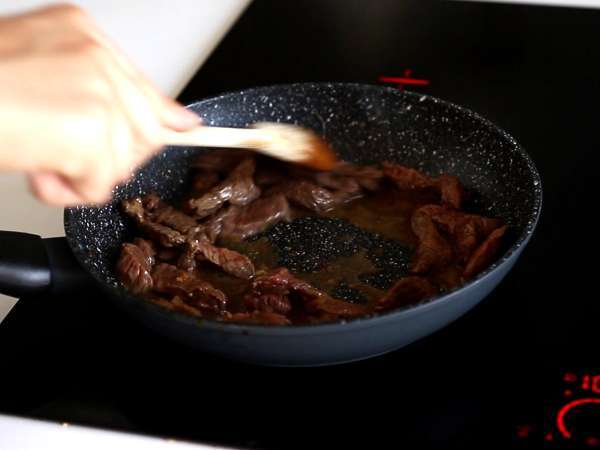 Bibimbap, tradicionalna korejska jed - Priprava korak 10