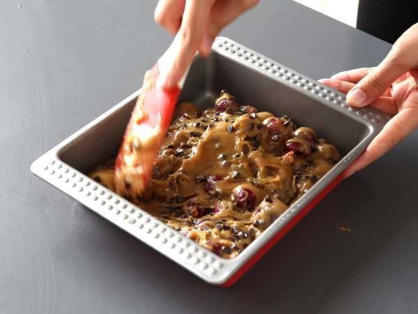 Blondie češnje in čokolada, popolna hrustljava in fondantna torta - Priprava korak 4