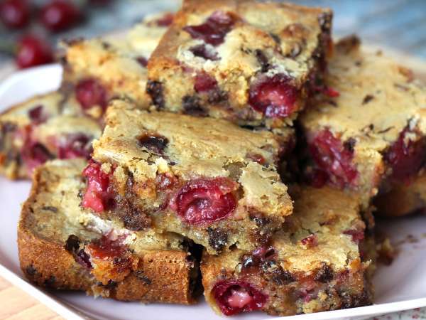 Blondie češnje in čokolada, popolna hrustljava in fondantna torta - Priprava korak 6