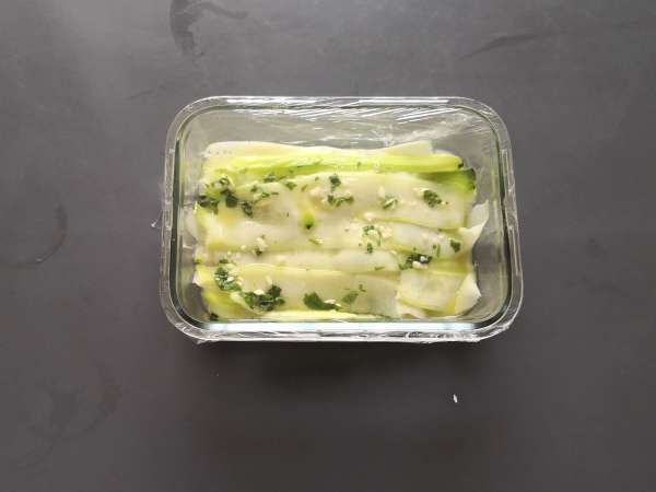 Marinirane bučke, popoln zelenjavni carpaccio za poletje! - Priprava korak 6