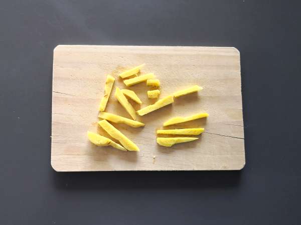 Voda z okusom kumare, limete, mete in ingverja - Priprava korak 2