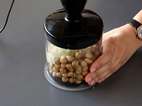 Enostaven zvitek z okusom Kinder Bueno, kot nalašč za rojstnodnevno torto ali božični dnevnik! - Priprava korak 1