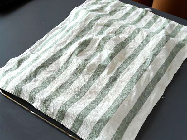 Enostaven zvitek z okusom Kinder Bueno, kot nalašč za rojstnodnevno torto ali božični dnevnik! - Priprava korak 5