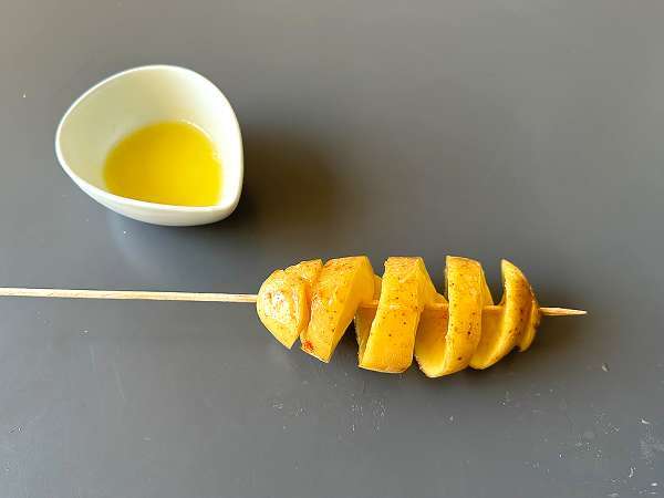 Spiralni krompir na palici, zanesljiva tehnika brez stroja - Priprava korak 3