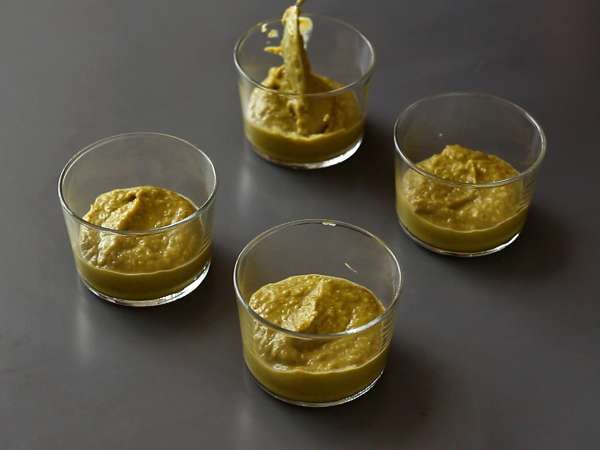 Vegetarijanske verrines: grahova kremna juha, parmezanov drobljenec in maskarponejeva krema - Priprava korak 7