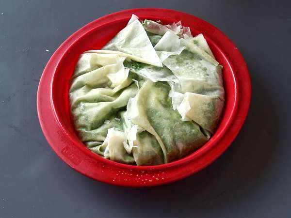 Spanakopita, izjemno preprosta grška pita s špinačo in sirom feta - Priprava korak 7