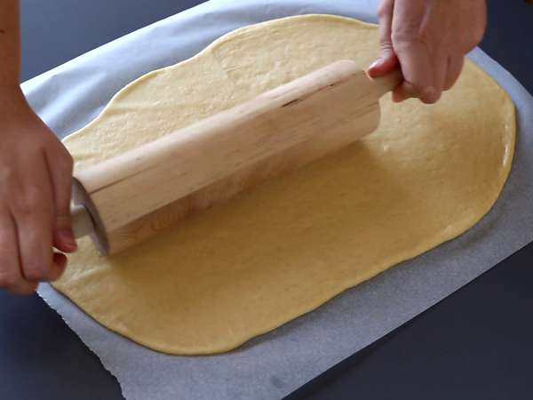 Cimetovi zvitki, cimetov brioš z vanilijevim prelivom - Priprava korak 4