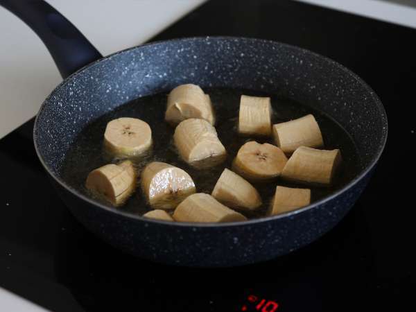 Patacones, kolumbijski toast iz plantaina z gvakamolom in paradižnikom - Priprava korak 7