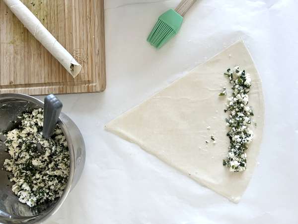 Börek s feta sirom in peteršiljem - Priprava korak 2