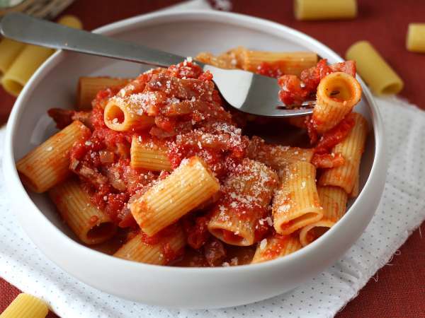 Pasta all'amatriciana, tradicionalni recept, razložen korak za korakom - Priprava korak 10