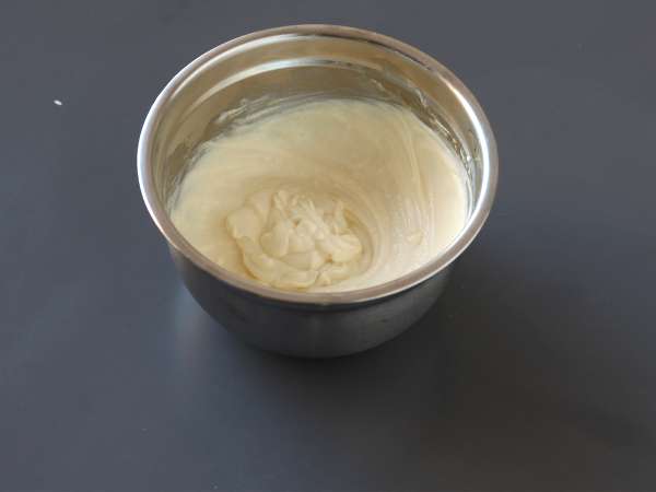 Ekonomična rikota fondant torta s samo 4 sestavinami - Priprava korak 1