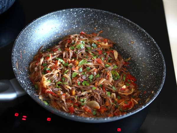 Bandeja Paisa, kolumbijska jed polna okusa in tradicije - Priprava korak 4