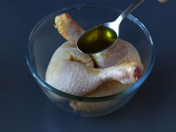 Kako spečem piščančja stegna v ponvi? - Priprava korak 1