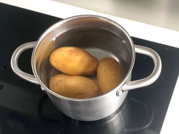 Gnocchi alla Sorrentina v ponvi: hiter in sočen recept, ki ga imajo vsi radi! - Priprava korak 1