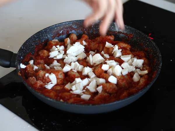 Gnocchi alla Sorrentina v ponvi: hiter in sočen recept, ki ga imajo vsi radi! - Priprava korak 9