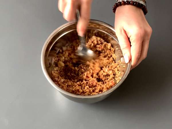 Kitajski rezanci vok (zelenjava in teksturirane sojine beljakovine) - Priprava korak 1