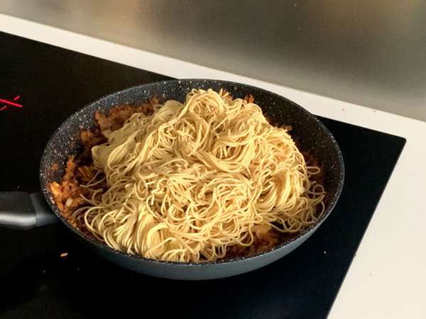 Kitajski rezanci vok (zelenjava in teksturirane sojine beljakovine) - Priprava korak 4