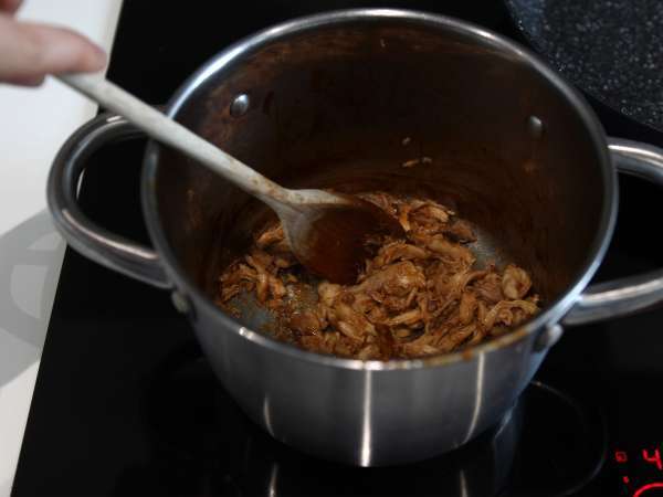 Maxi sendvič s sirom na žaru po ameriško: piščanec, avokado, slanina - Priprava korak 4