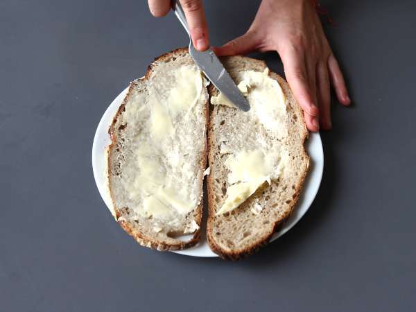 Maxi sendvič s sirom na žaru po ameriško: piščanec, avokado, slanina - Priprava korak 8