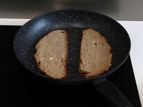 Maxi sendvič s sirom na žaru po ameriško: piščanec, avokado, slanina - Priprava korak 9