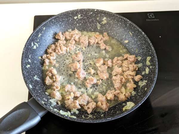 Rižota 'nduja in klobasa, prva jed z intenzivnim okusom - Priprava korak 1