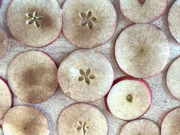 Cimetov jabolčni čips na Air Fryer - Priprava korak 2