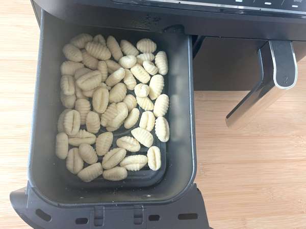 Hrustljavi, mehki njoki z zračnim cvrtnikom, pripravljeni v samo 10 minutah! - Priprava korak 1