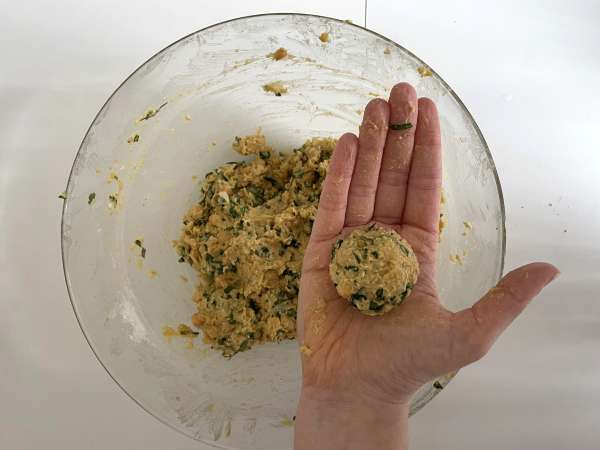 Falafle v zračnem cvrtniku za hrustljave rezultate brez cvrtja! - Priprava korak 4