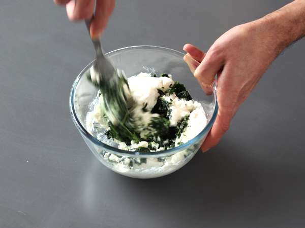 Conchiglioni, polnjeni z rikoto in špinačo: neustavljiva pečena vegetarijanska jed - Priprava korak 4