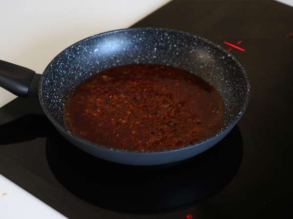 Brokoli in kozice v pikantni korejski omaki - preprost, uravnotežen in pikanten obrok - Priprava korak 3