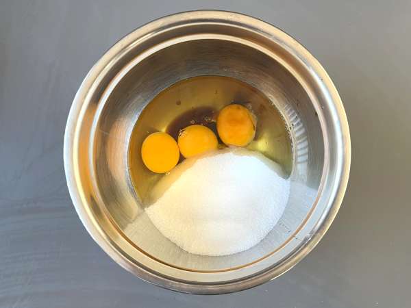 Navadna torta, tako preprosta in tako dobra - Priprava korak 1