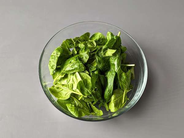 Kako kuhati svežo špinačo - Priprava korak 1