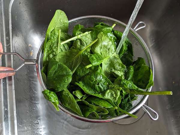 Kako kuhati svežo špinačo - Priprava korak 2