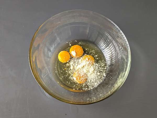 Špinačna omleta, enostavna in okusna vegetarijanska druga jed - Priprava korak 5