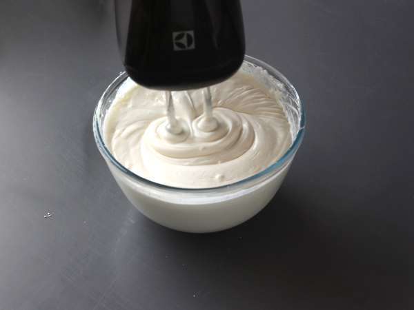 Kokosov tiramisu z Raffaello - Priprava korak 2