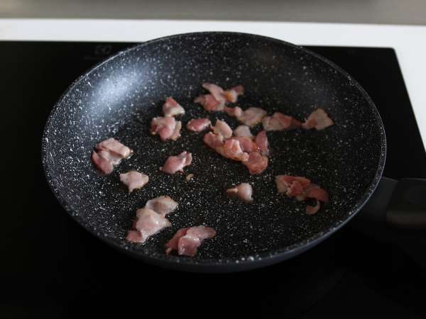 Kako skuhati rezance Buldak carbonara okus? Najboljši recept! - Priprava korak 1