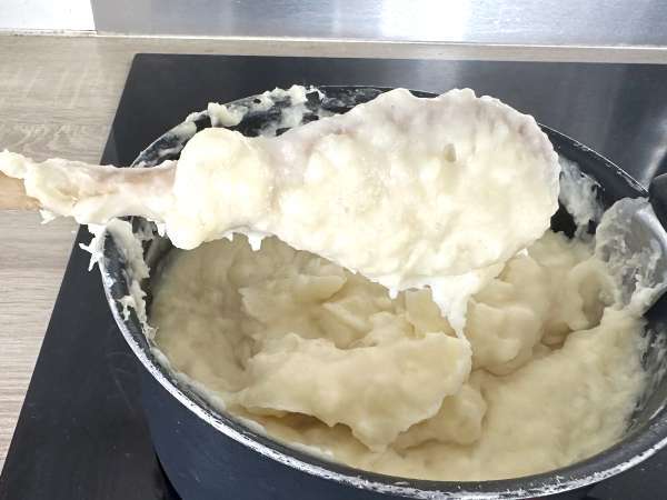 Kremast in enostaven pire iz manioke - Priprava korak 6