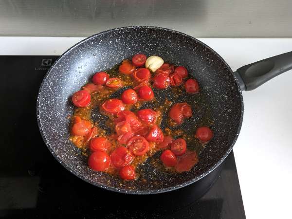 Testenine s pokrovačami, elegantna prva jed iz morskih sadežev - Priprava korak 2