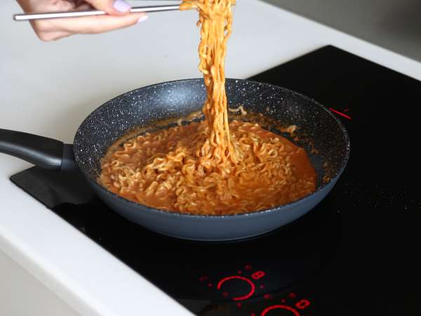 Kako pripraviti sir Buldak? Hiter in enostaven recept! - Priprava korak 7