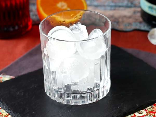 Negroni: recept s pravimi odmerki za pripravo doma - Priprava korak 1