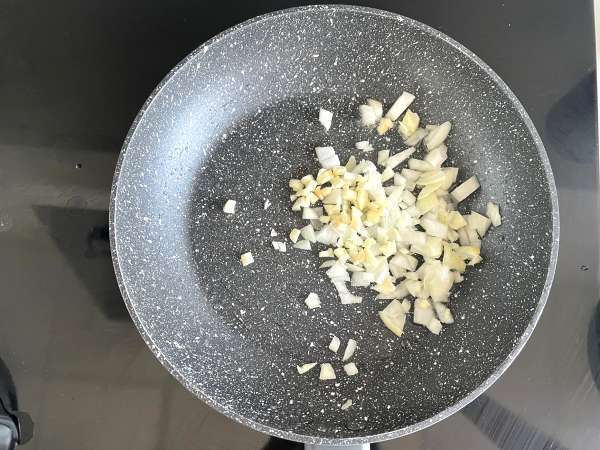 Riž z rdečim fižolom in slanino: tipična kubanska jed - Priprava korak 2