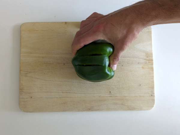 Kako olupiti papriko v mikrovalovni pečici - Priprava korak 1