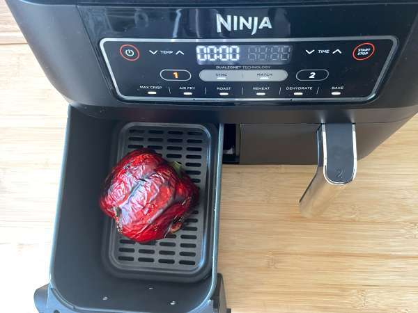 Solata s praženo papriko v zračnem cvrtniku - Priprava korak 1