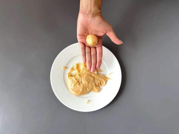 Arašidni brigadeiro, okusna brazilska sladica - Priprava korak 4