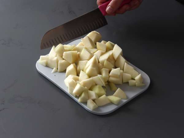 Čokoladni hruškov fudge, izjemno enostavna sladica, ki jo pripravite iz samo dveh sestavin! - Priprava korak 1