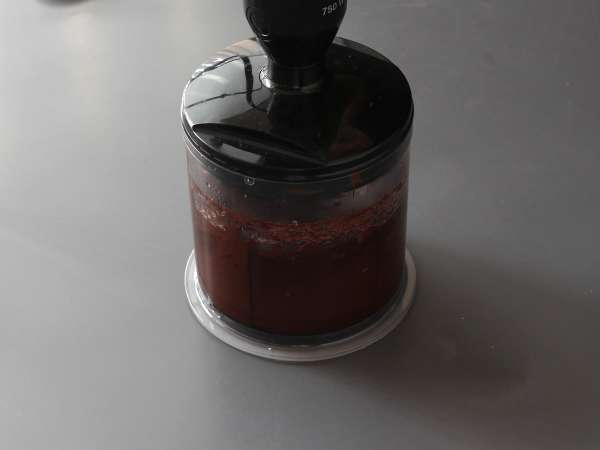 Čokoladni hruškov fudge, izjemno enostavna sladica, ki jo pripravite iz samo dveh sestavin! - Priprava korak 4