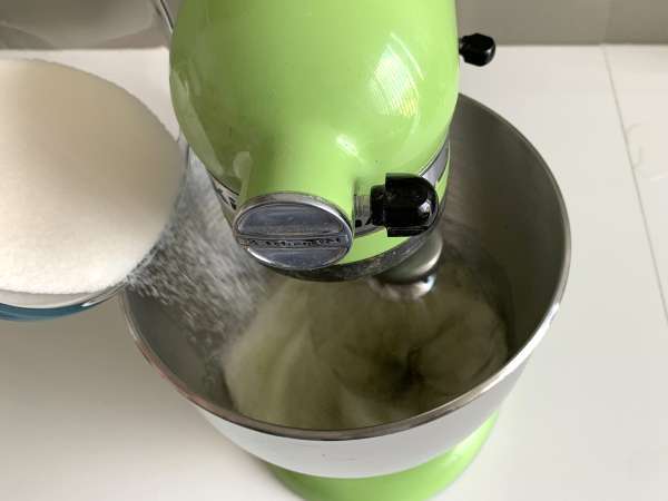 Meringe v obliki ljubkih vrtnic! - Priprava korak 2