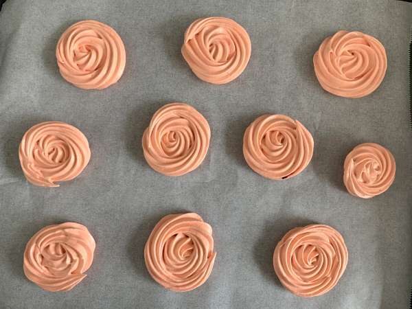 Meringe v obliki ljubkih vrtnic! - Priprava korak 7